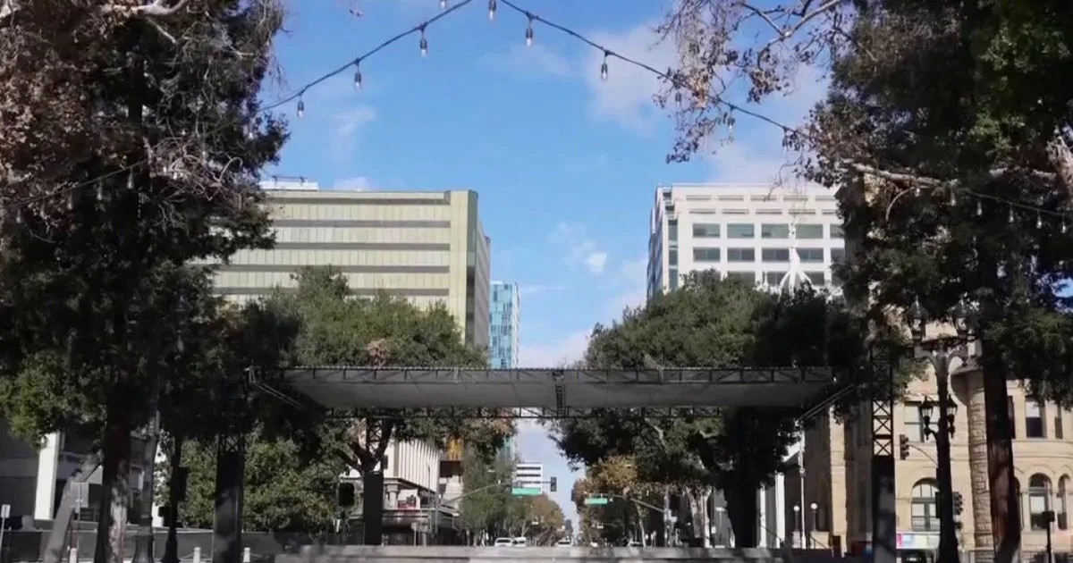 与报道相关的编辑资讯示意图:圣何塞市中心地标广场正式更名:市议会全票通过改称Plaza de San Jose,逾万份市民投票定名